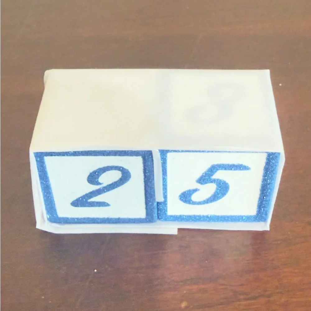 Disney Parks Mickey & Minnie Christmas Holiday Castle Countdown Calendar 2020